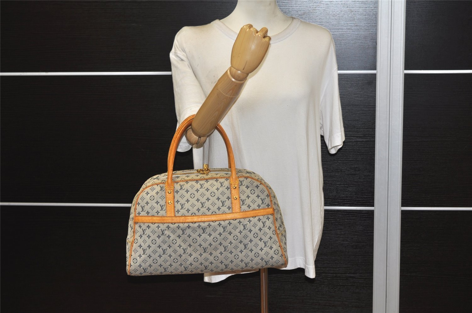Authentic Louis Vuitton Monogram Mini Marie Shoulder Bag Blue M92003 Junk 4995K