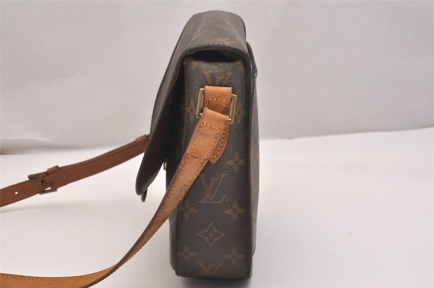 Authentic Louis Vuitton Monogram Saint Cloud GM M51242 Shoulder Cross Bag 4997J