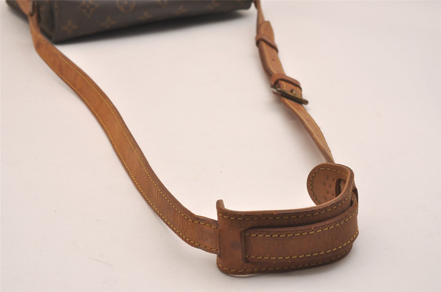 Authentic Louis Vuitton Monogram Saint Cloud GM M51242 Shoulder Cross Bag 4997J