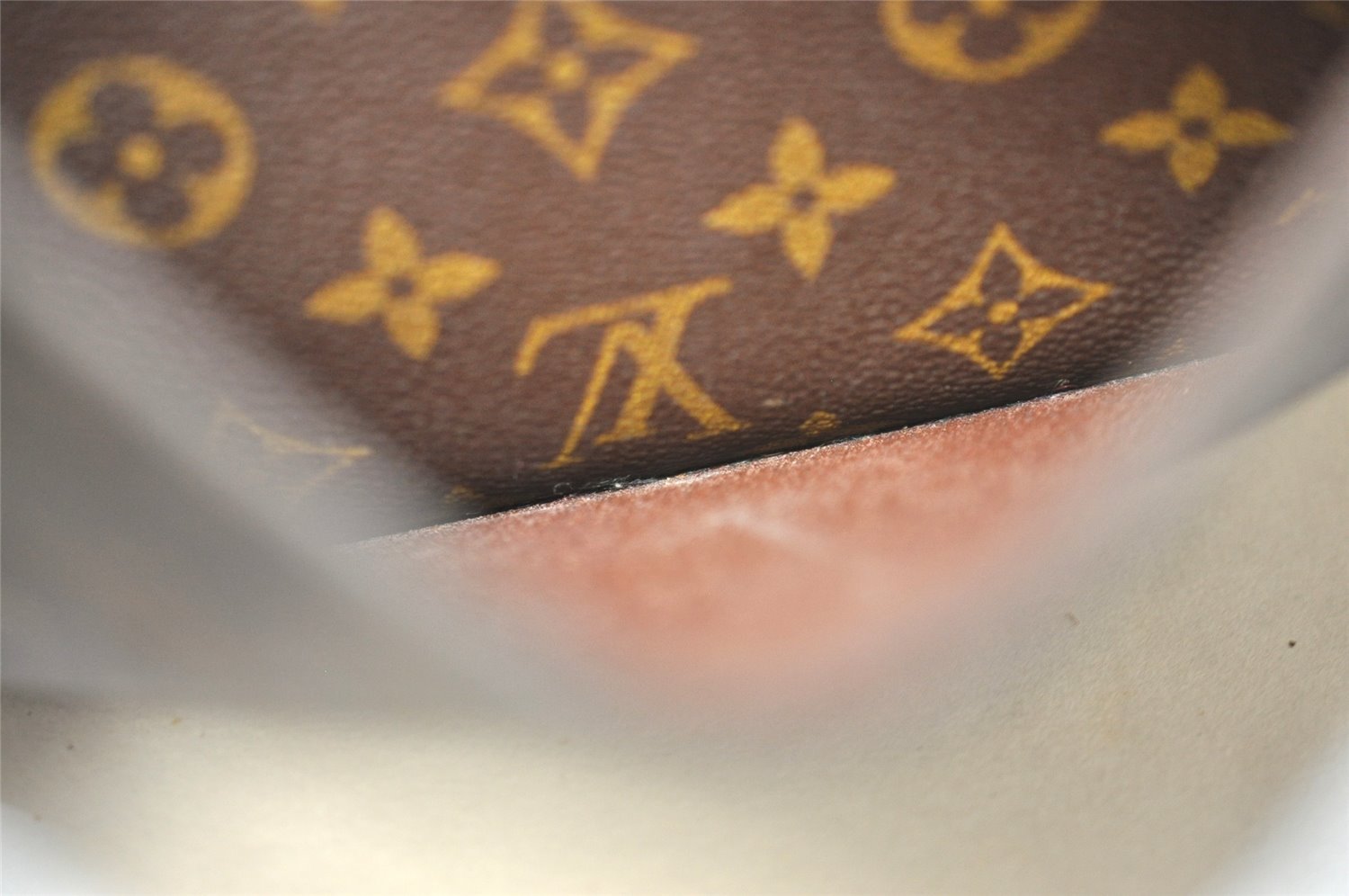 Authentic Louis Vuitton Monogram Saint Cloud GM M51242 Shoulder Cross Bag 4997J