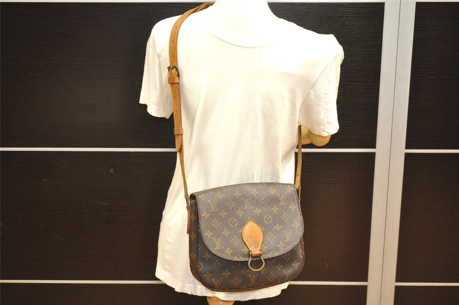 Authentic Louis Vuitton Monogram Saint Cloud GM M51242 Shoulder Cross Bag 4997J