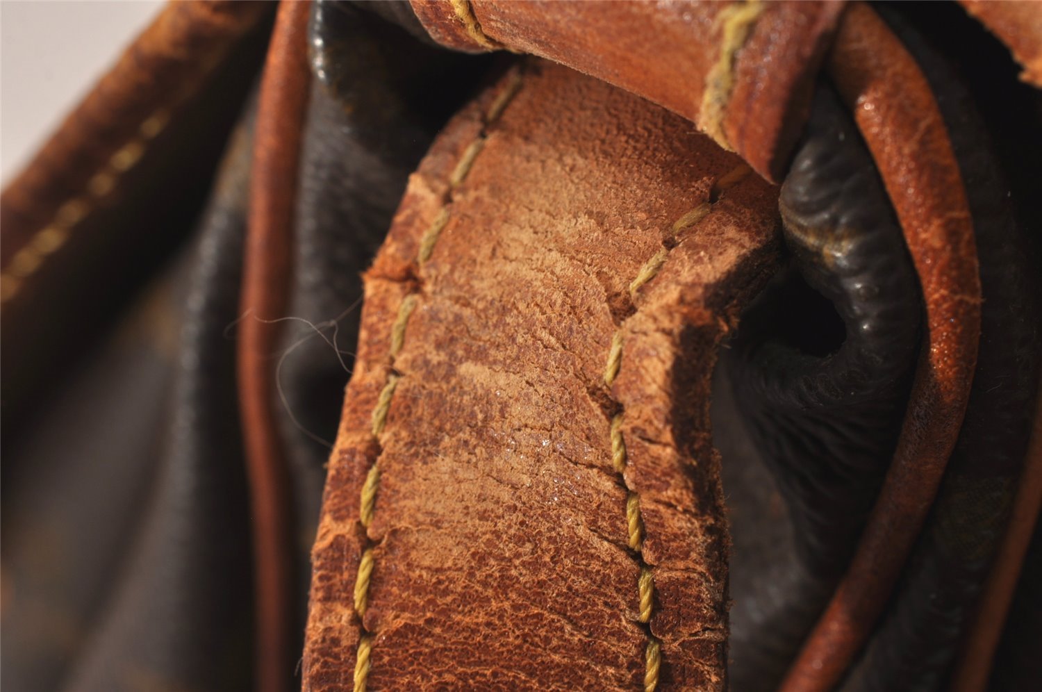 Authentic Louis Vuitton Monogram Saumur 30 Shoulder Cross Bag M42256 LV 4999J