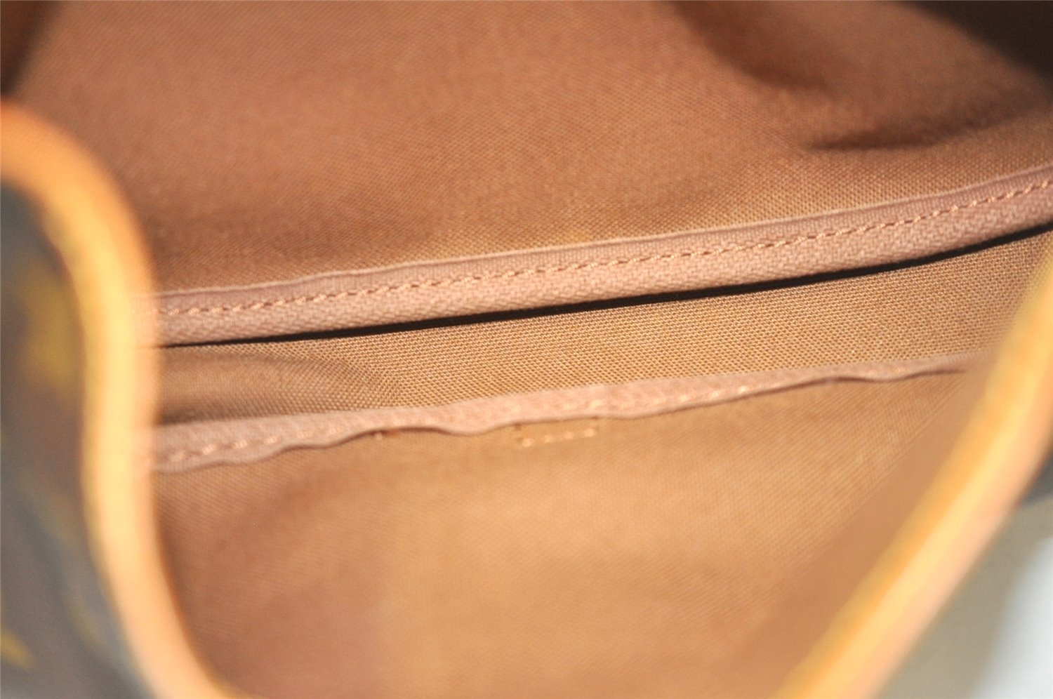 Authentic Louis Vuitton Monogram Saumur 30 Shoulder Cross Bag M42256 LV 4999J