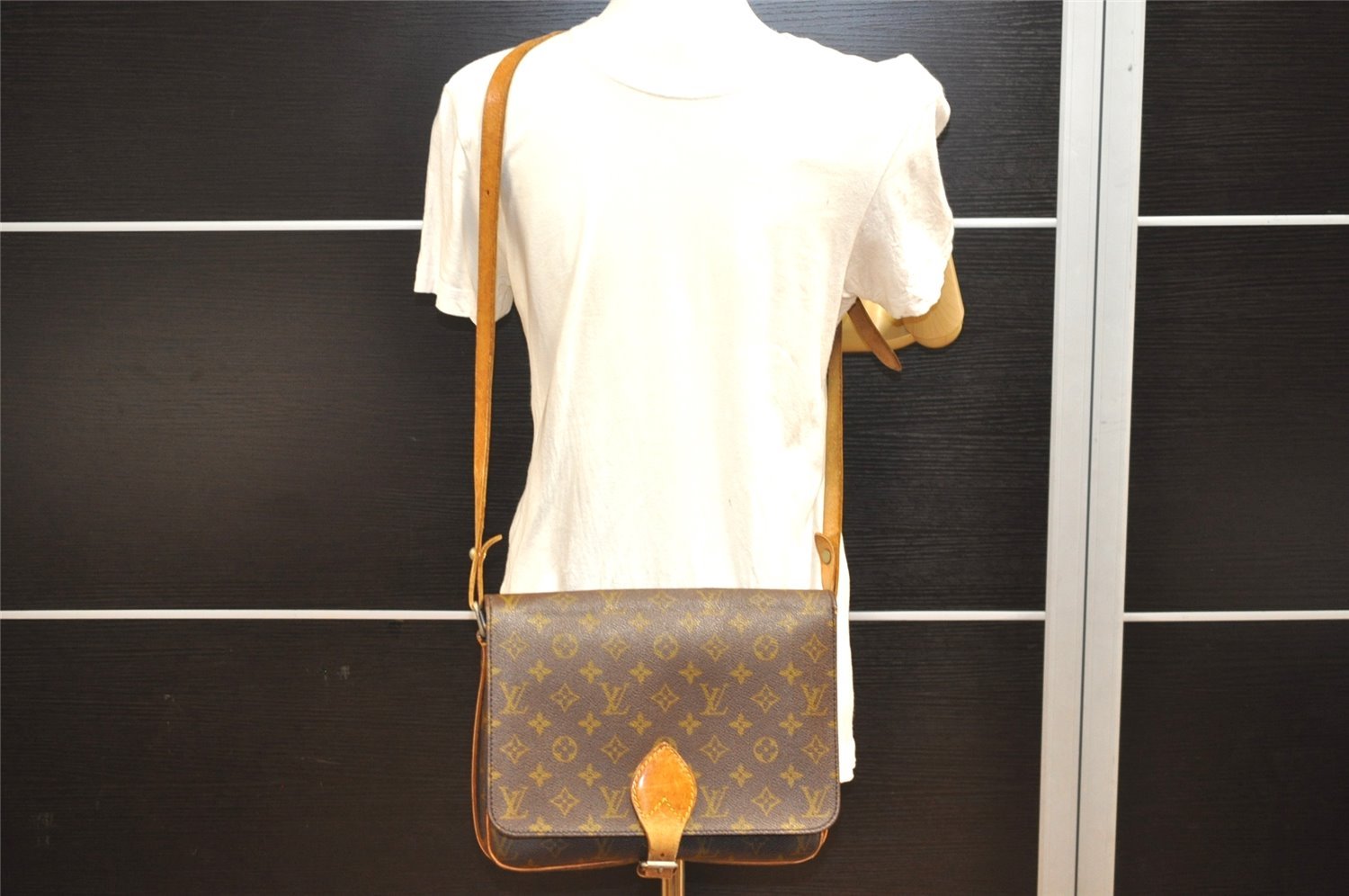 Authentic Louis Vuitton Monogram Cartouchiere GM Shoulder Bag Old Model 5008I