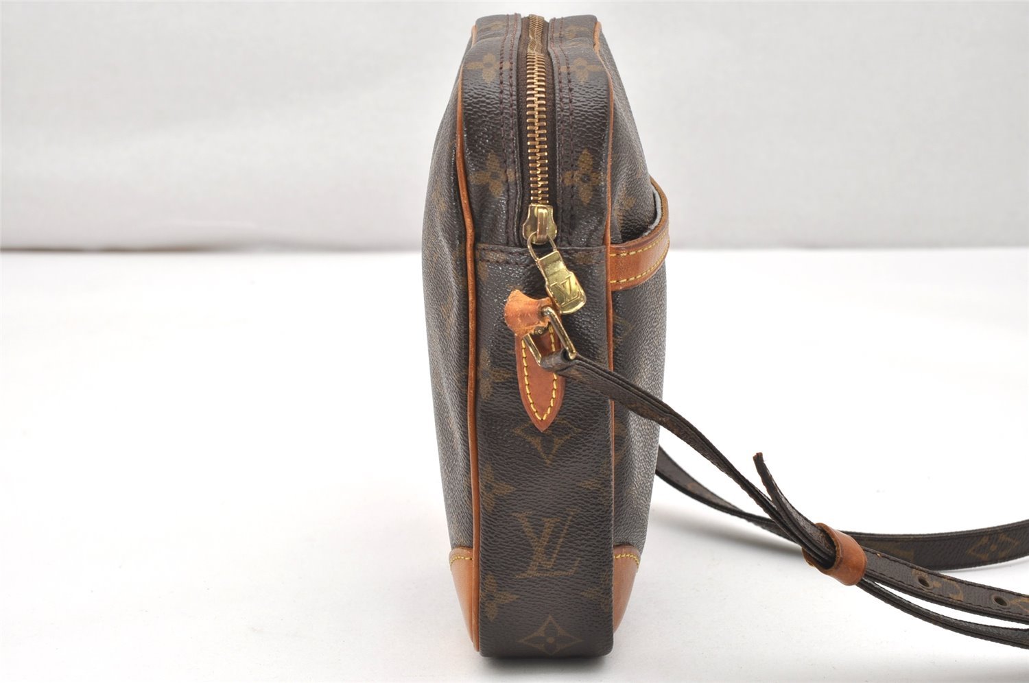 Authentic Louis Vuitton Monogram Danube Shoulder Cross Bag M45266 Junk 5011K