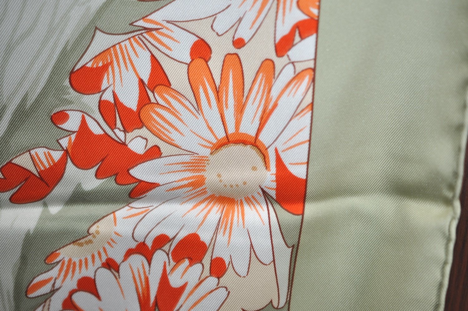 Authentic HERMES Carre 90 Scarf 