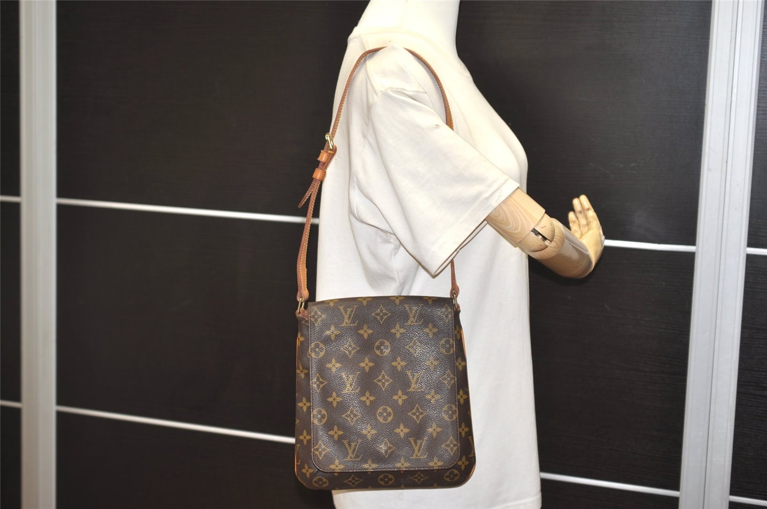 Authentic Louis Vuitton Monogram Musette Salsa Shoulder Bag Purse LV 5016J