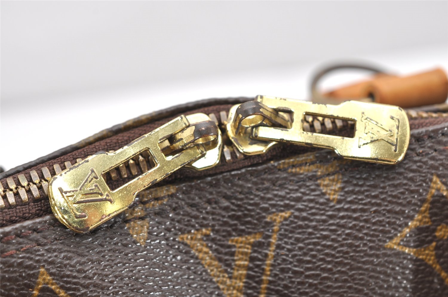 Authentic Louis Vuitton Monogram Alma Hand Bag Purse M51130 LV 5022K