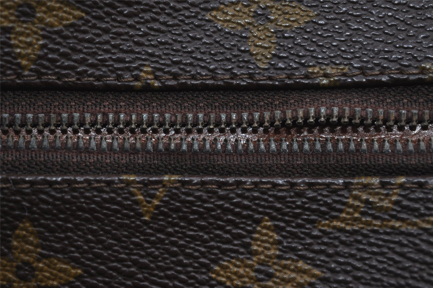 Authentic Louis Vuitton Monogram Pochette Sport Clutch Hand Bag Old Model 5027I