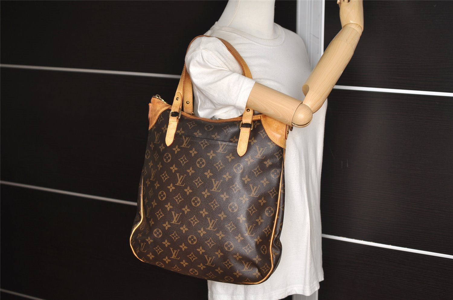 Authentic Louis Vuitton Monogram Odeon GM 2Way Shoulder Hand Bag M56388 LV 5028J