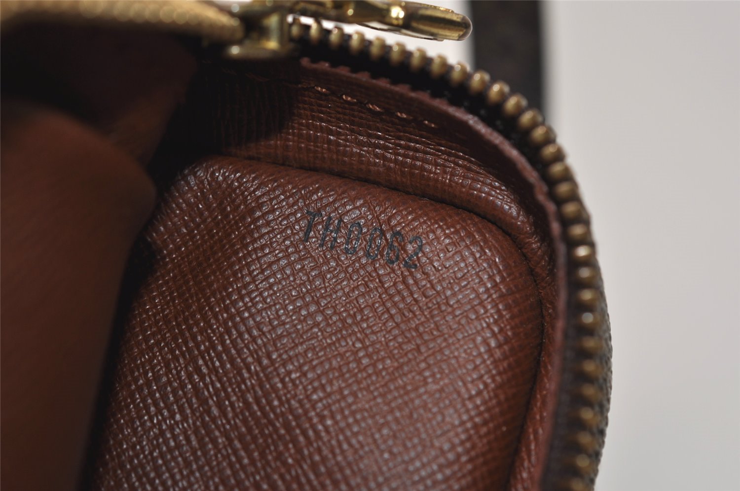 Authentic Louis Vuitton Monogram Amazone Shoulder Cross Body Bag M45236 LV 5029J