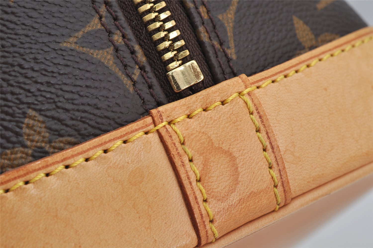 Authentic Louis Vuitton Monogram Alma Hand Bag Purse M51130 LV 5031J