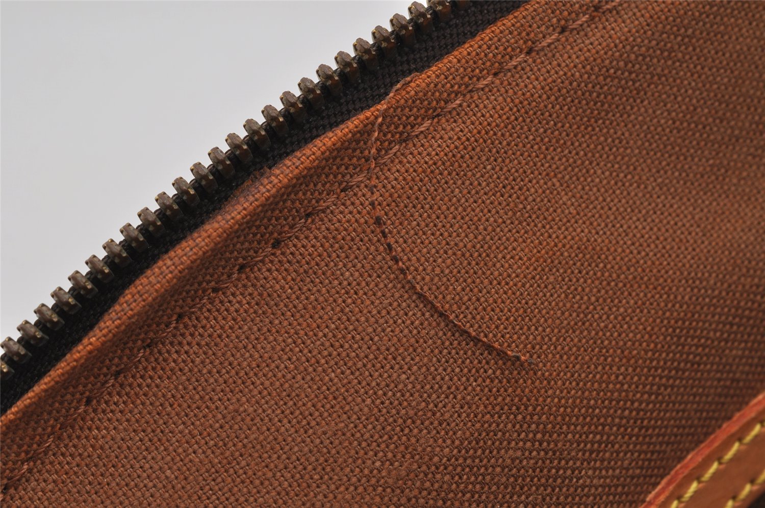 Authentic Louis Vuitton Monogram Alma Hand Bag Purse M51130 LV 5031J