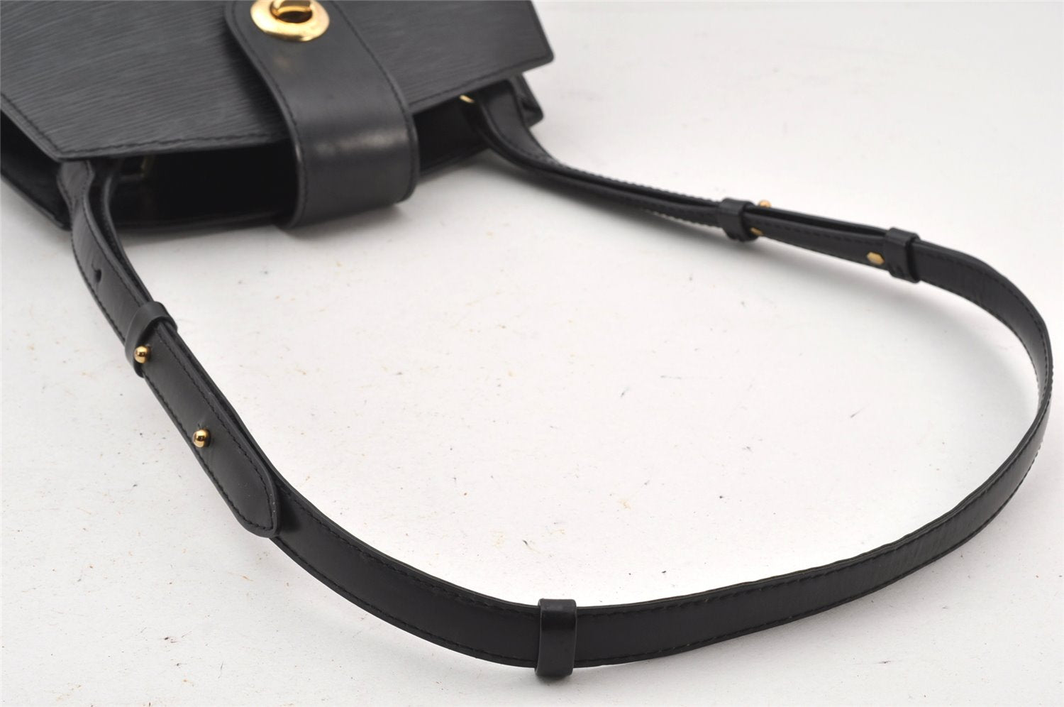 Authentic Louis Vuitton Epi Cluny Shoulder Bag Purse Black M52252 LV 5032K