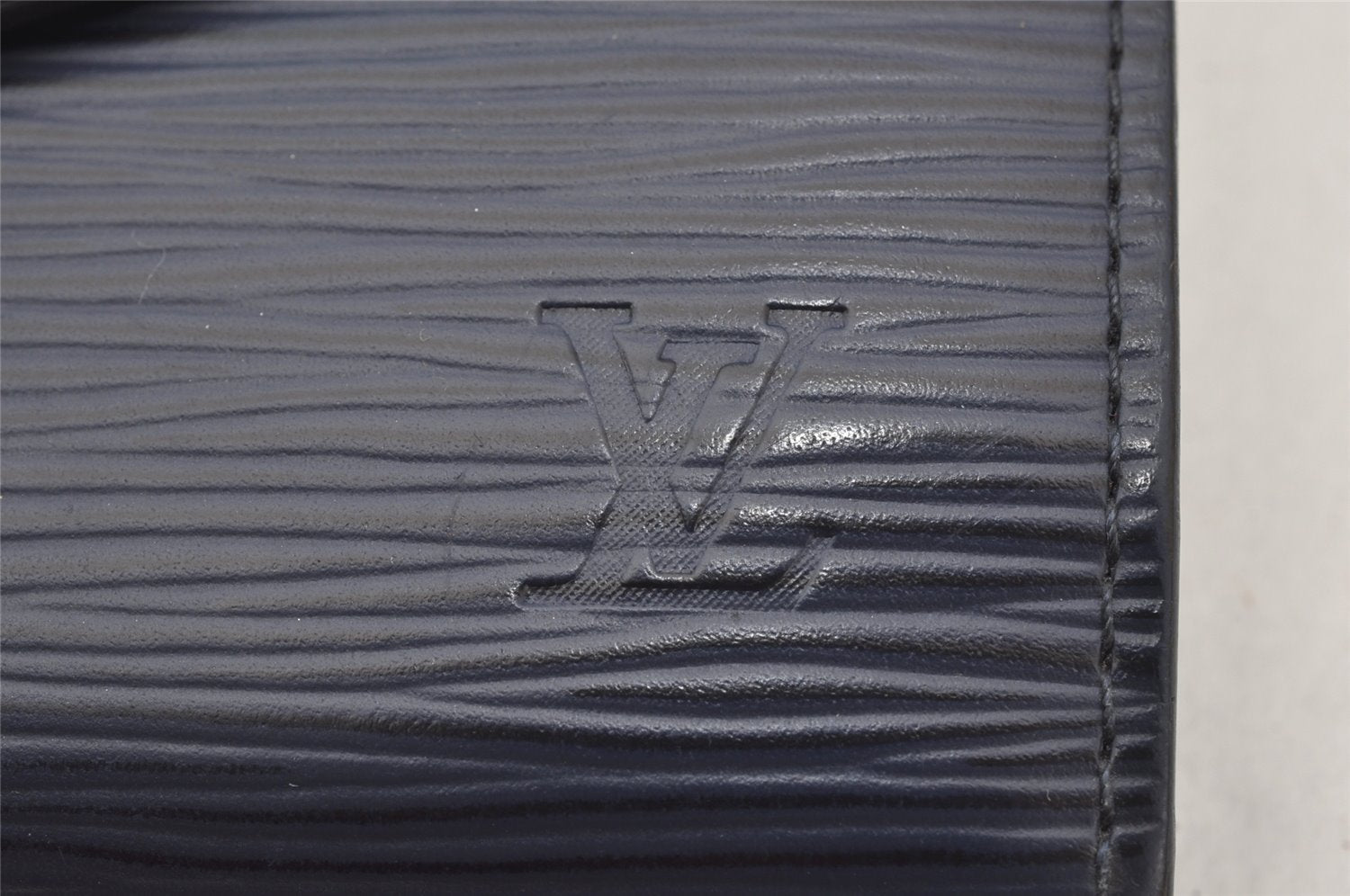 Authentic Louis Vuitton Epi Portefeuille Sarah Long Wallet Navy M605825 LV 5046K