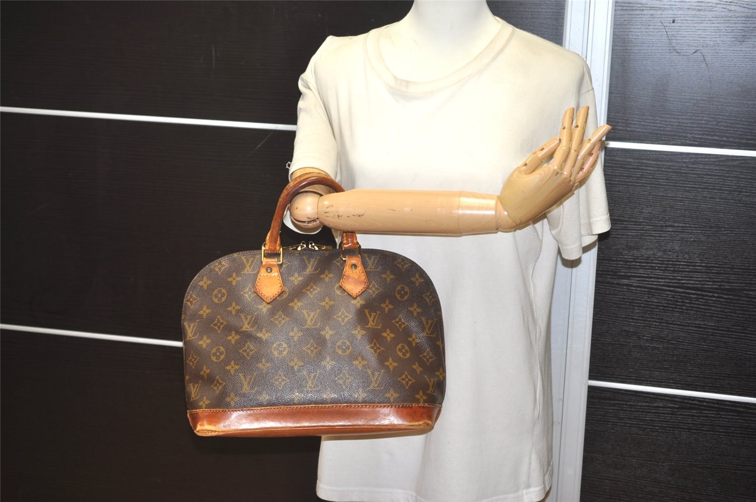 Authentic Louis Vuitton Monogram Alma Hand Bag Purse M51130 LV Junk 5051J