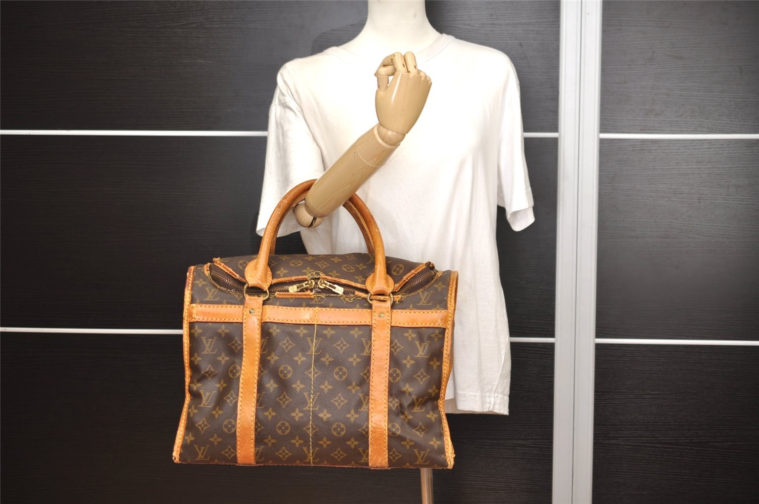Authentic Louis Vuitton Monogram Sac Chaussures 40 Boston Bag M41924 LV 5057J