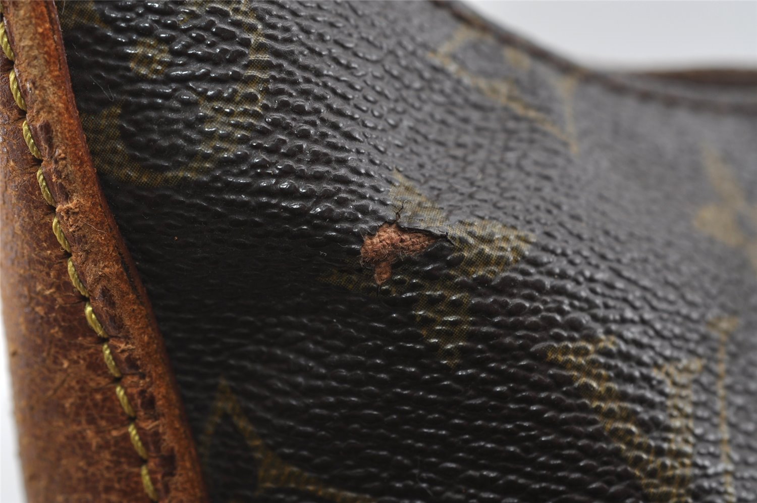 Authentic Louis Vuitton Monogram Boulogne 30 Shoulder Cross Bag Old Model 5061I