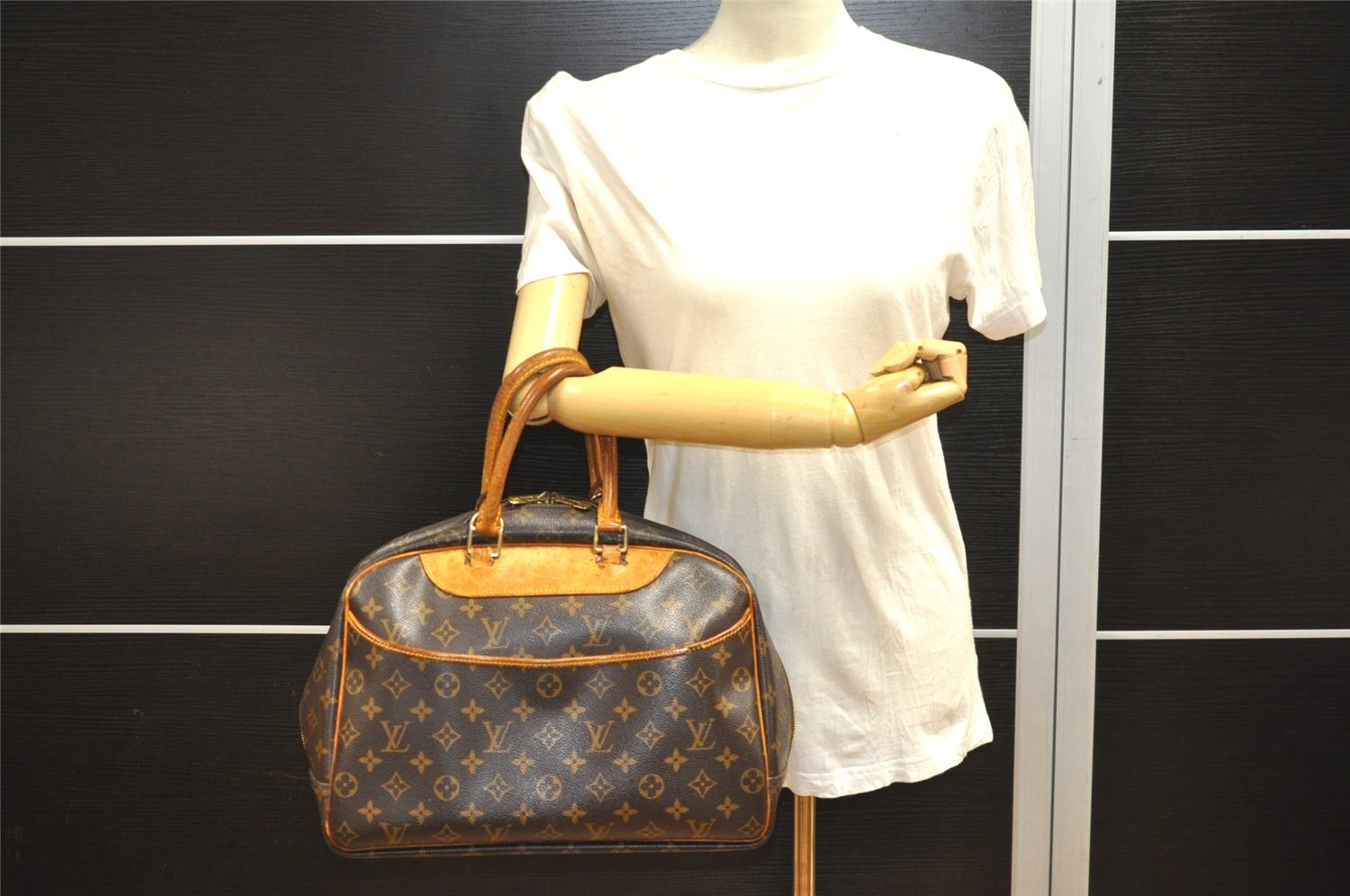 Authentic Louis Vuitton Monogram Deauville Hand Bag M47270 LV Junk 5063I