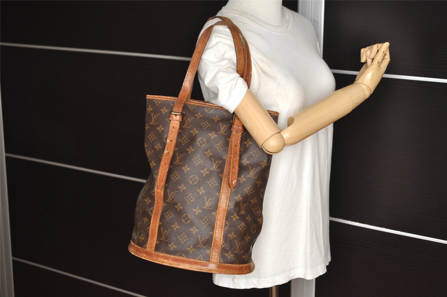 Authentic Louis Vuitton Monogram Bucket GM Shoulder Bag Old Model Junk 5069I