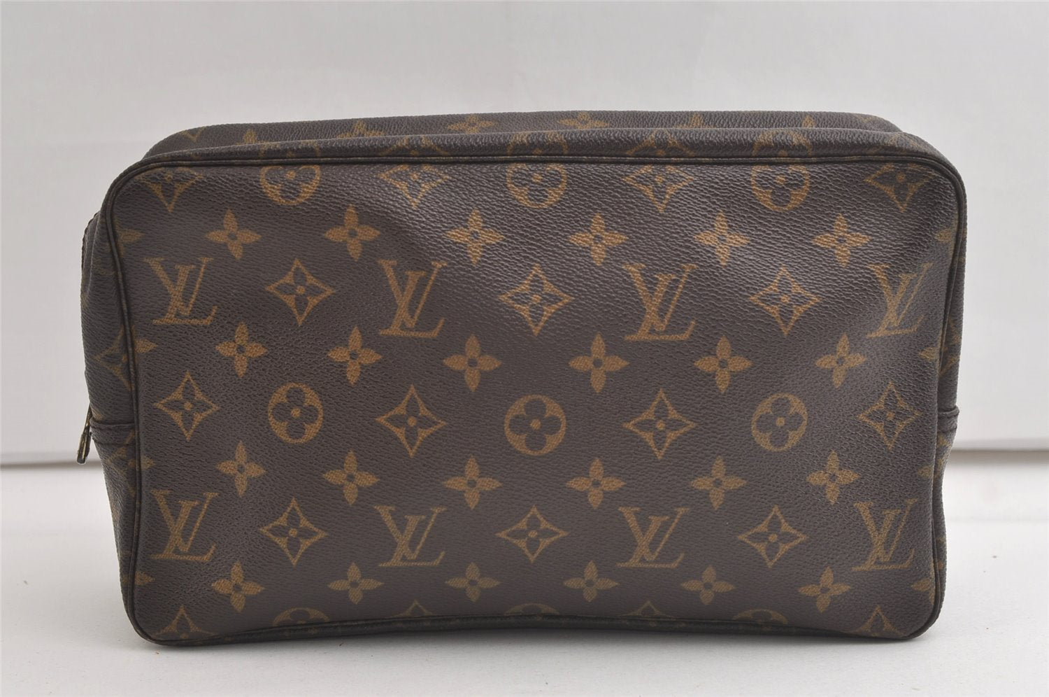 Auth Louis Vuitton Monogram Trousse Toilette 28 Clutch Hand Bag M47522 LV 5069K