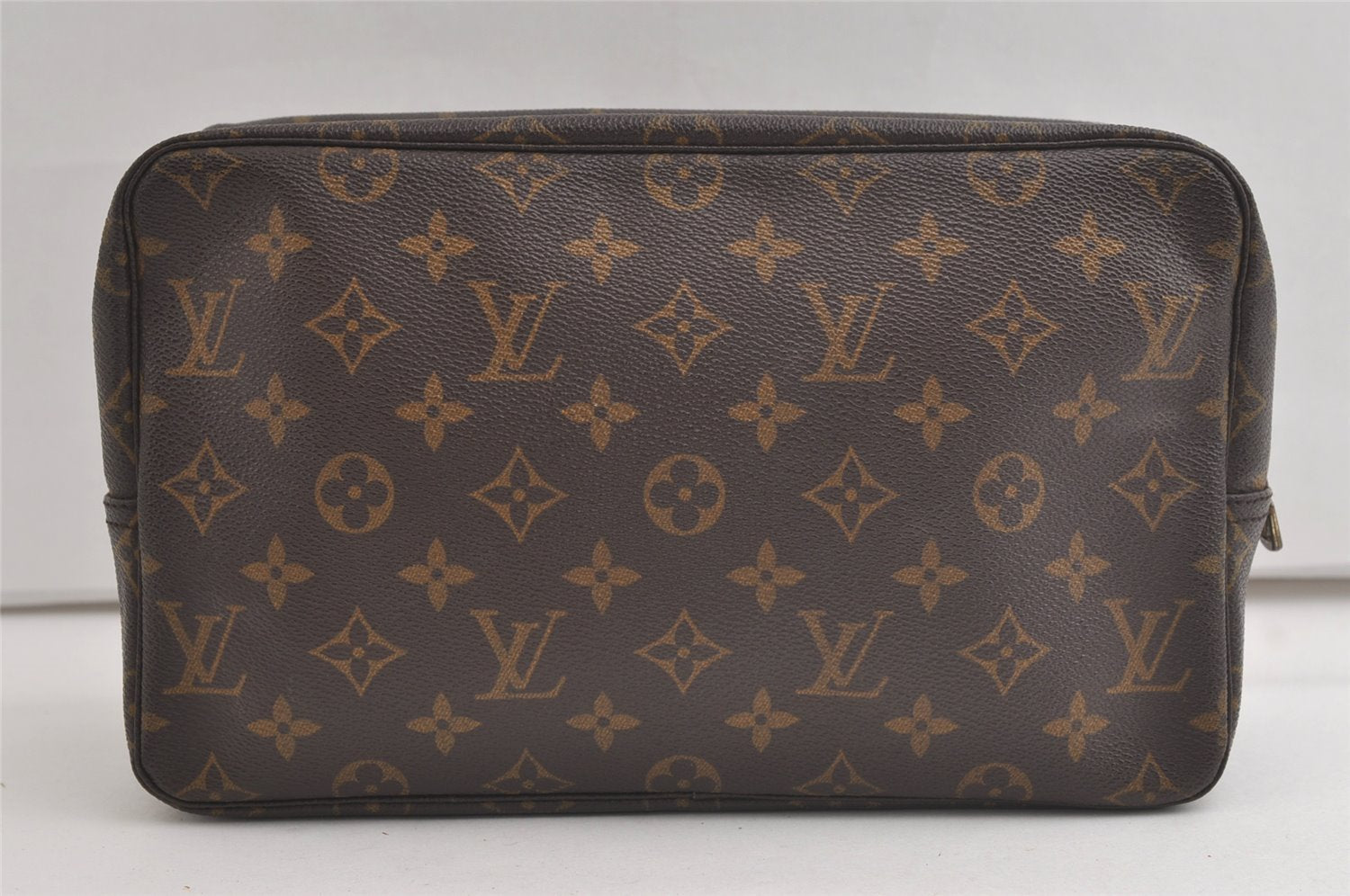 Auth Louis Vuitton Monogram Trousse Toilette 28 Clutch Hand Bag M47522 LV 5069K