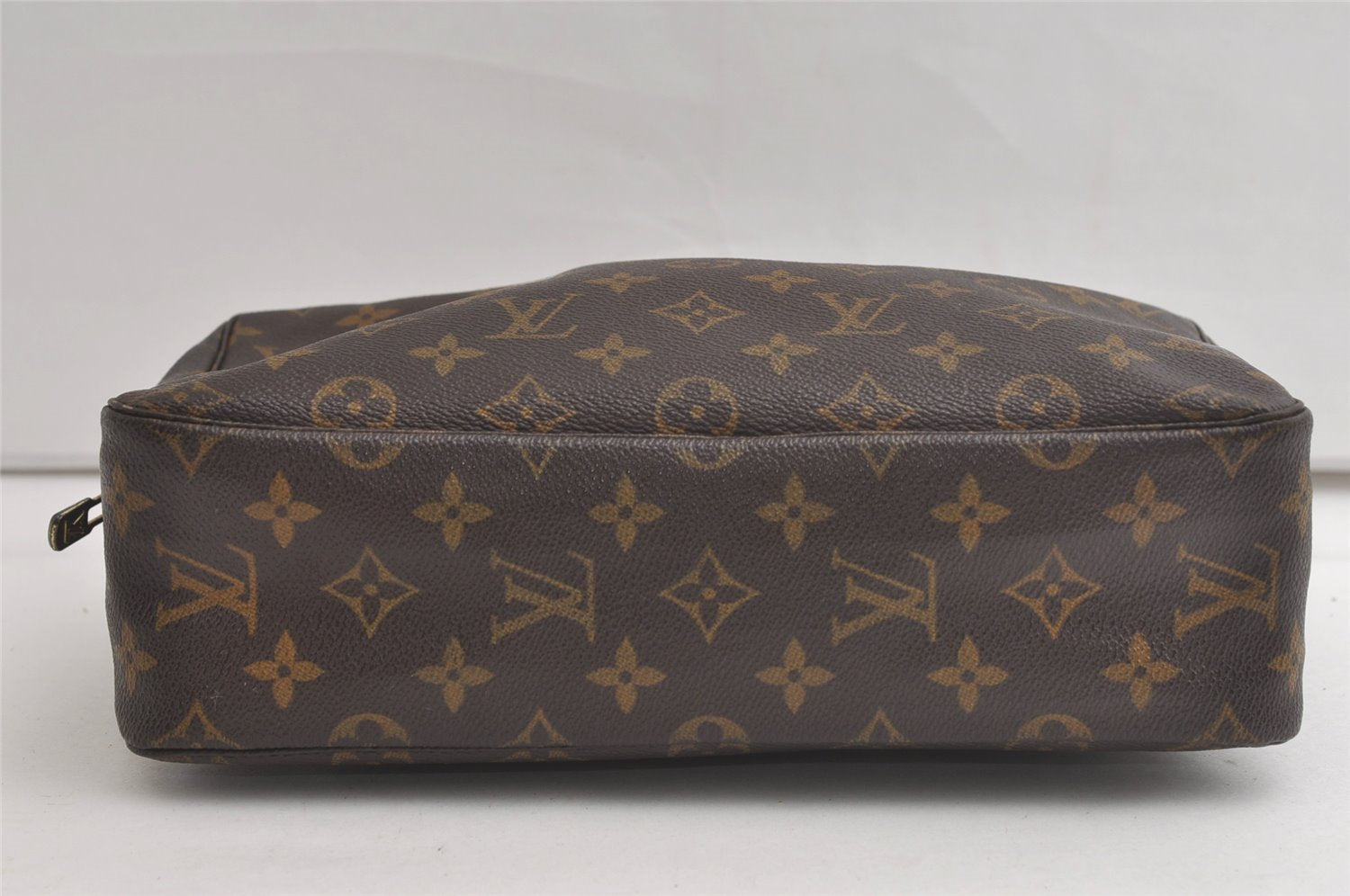 Auth Louis Vuitton Monogram Trousse Toilette 28 Clutch Hand Bag M47522 LV 5069K
