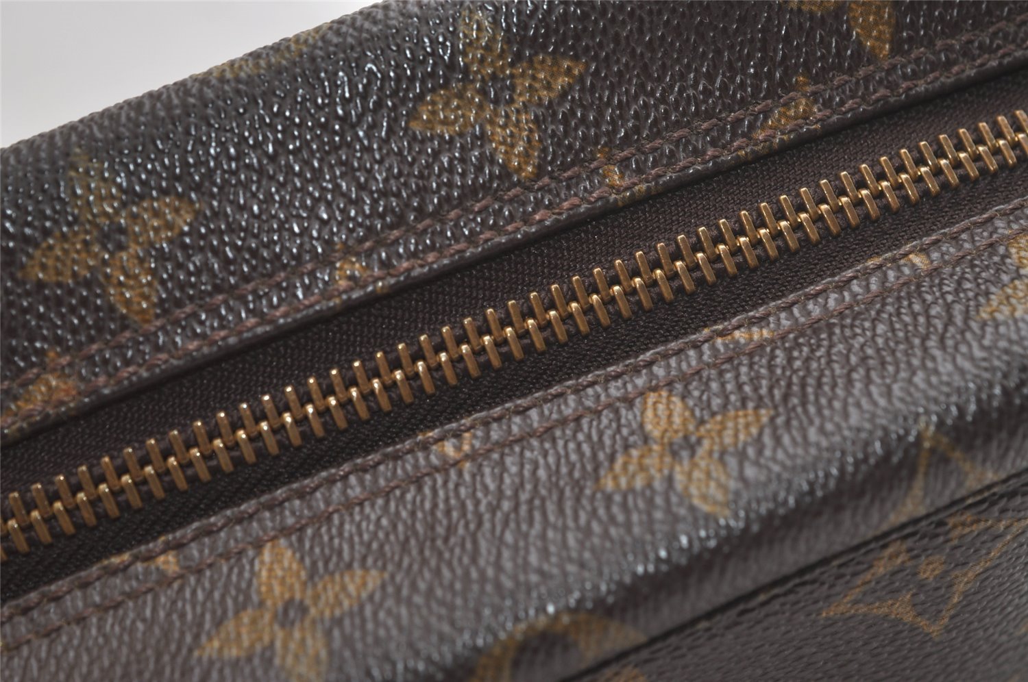 Auth Louis Vuitton Monogram Trousse Toilette 28 Clutch Hand Bag M47522 LV 5069K