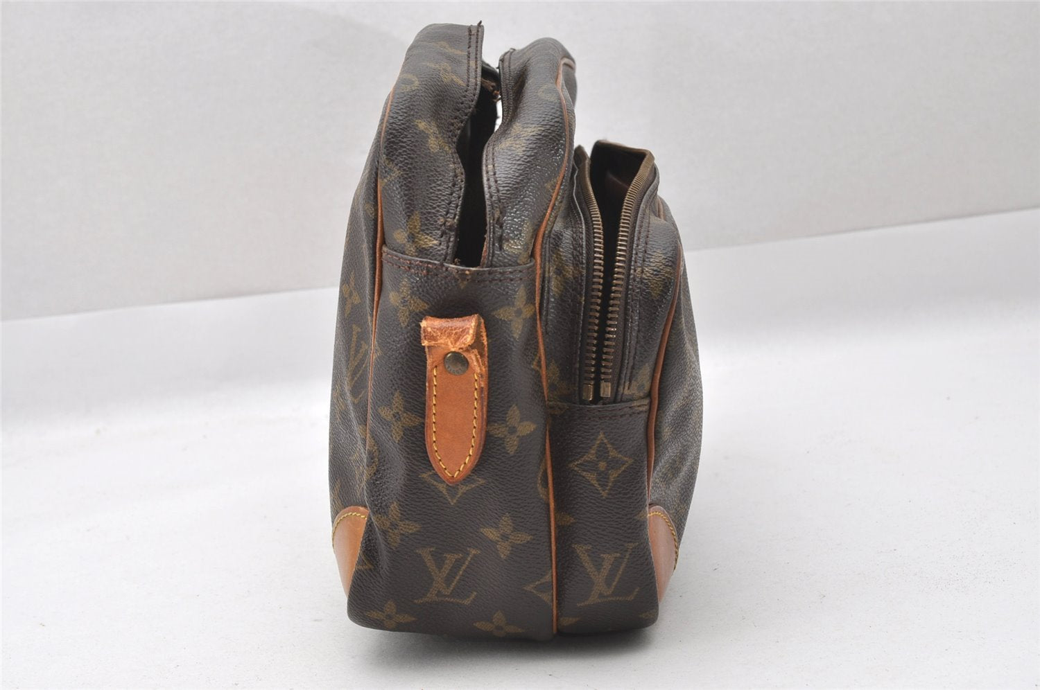 Authentic Louis Vuitton Monogram Nile Shoulder Cross Bag M45244 LV Junk 5070J