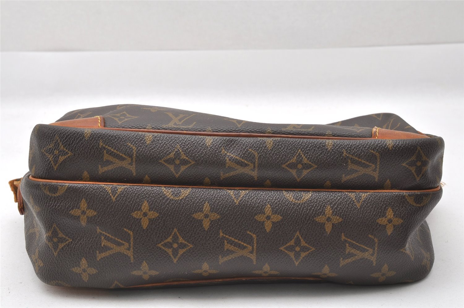 Authentic Louis Vuitton Monogram Nile Shoulder Cross Bag M45244 LV Junk 5070J