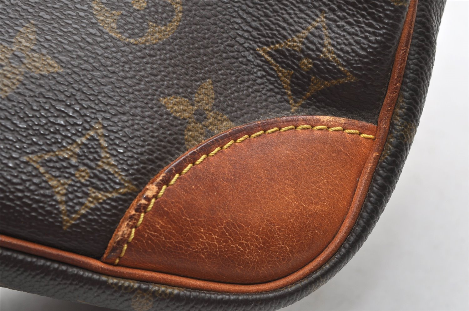 Authentic Louis Vuitton Monogram Nile Shoulder Cross Bag M45244 LV Junk 5070J