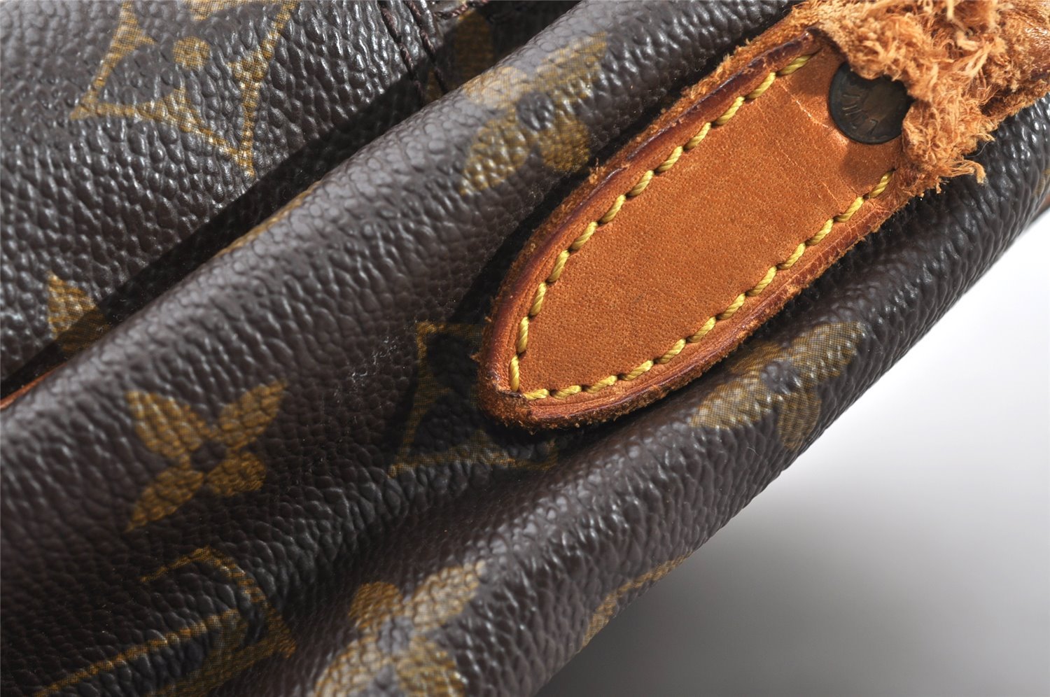 Authentic Louis Vuitton Monogram Nile Shoulder Cross Bag M45244 LV Junk 5070J