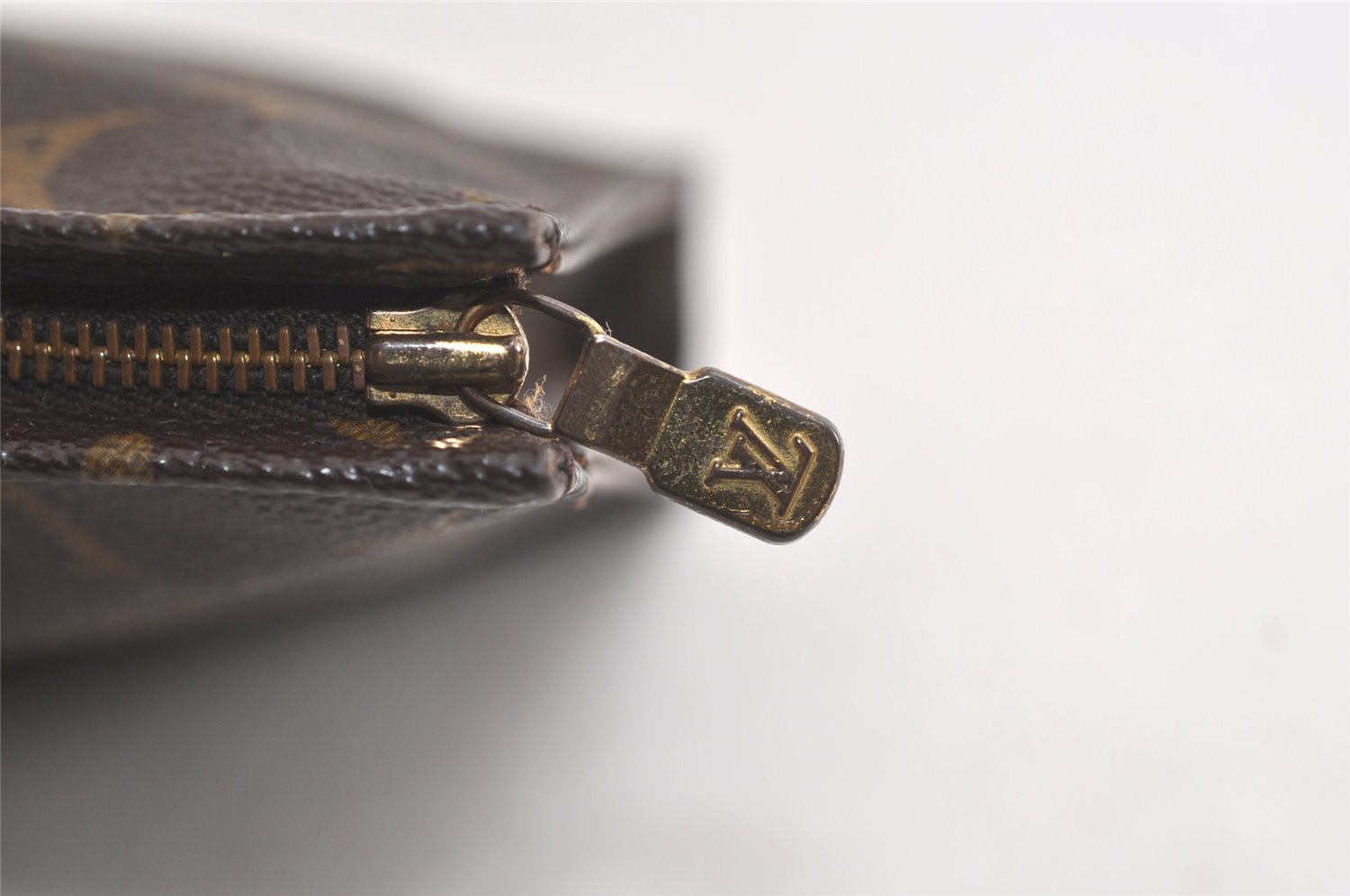 Authentic Louis Vuitton Monogram Poche Toilette 26 M47542 Cosmetics Pouch 5070K