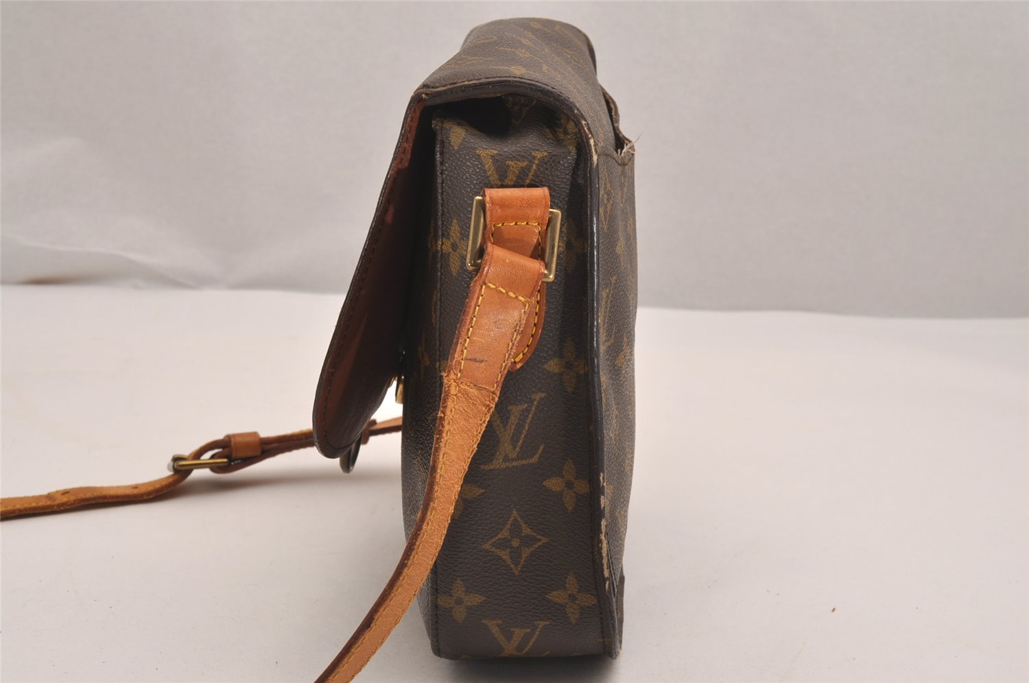 Authentic Louis Vuitton Monogram Saint Cloud GM M51242 Shoulder Cross Bag 5073J