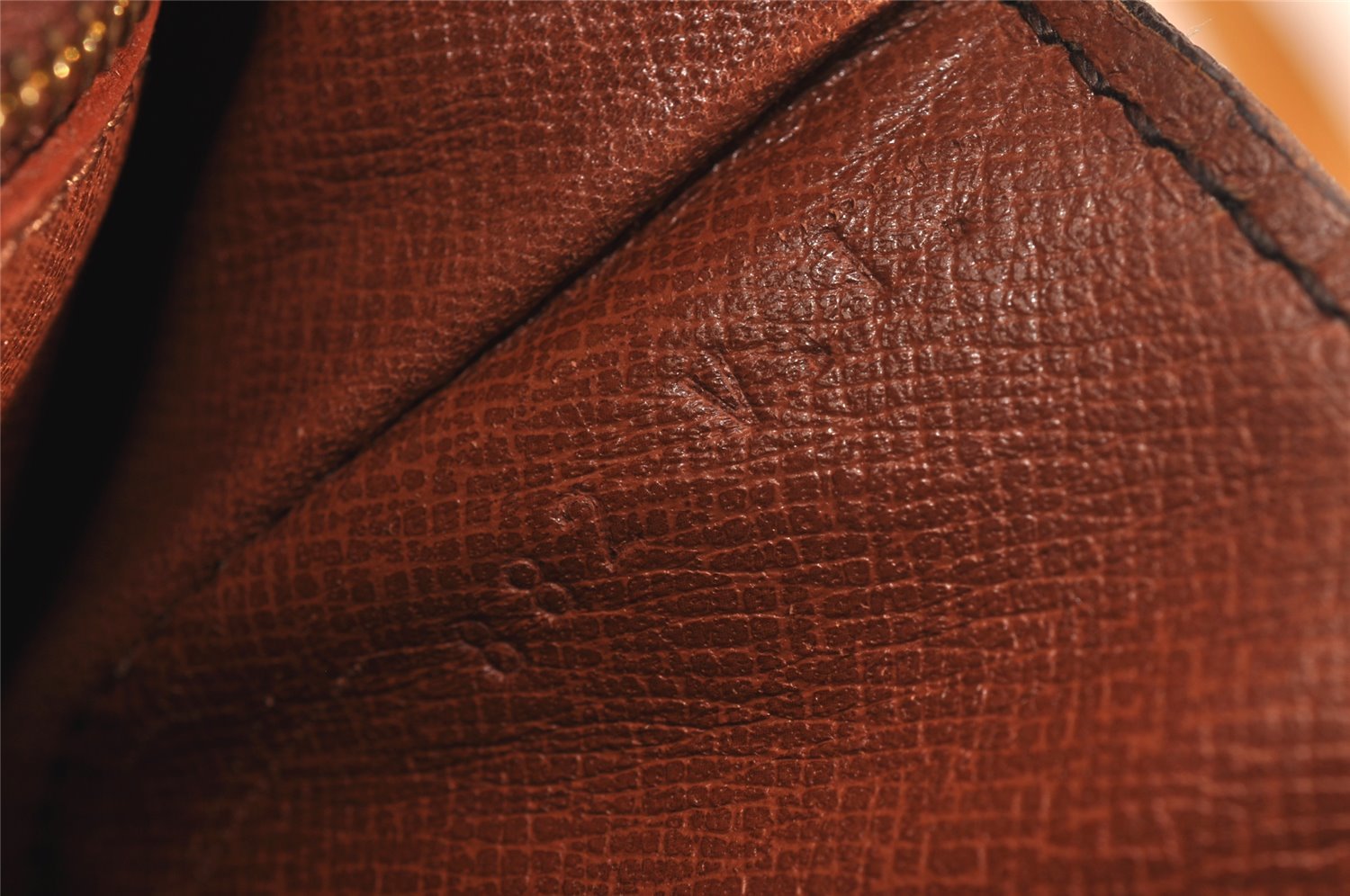 Authentic Louis Vuitton Monogram Saint Cloud GM M51242 Shoulder Cross Bag 5073J