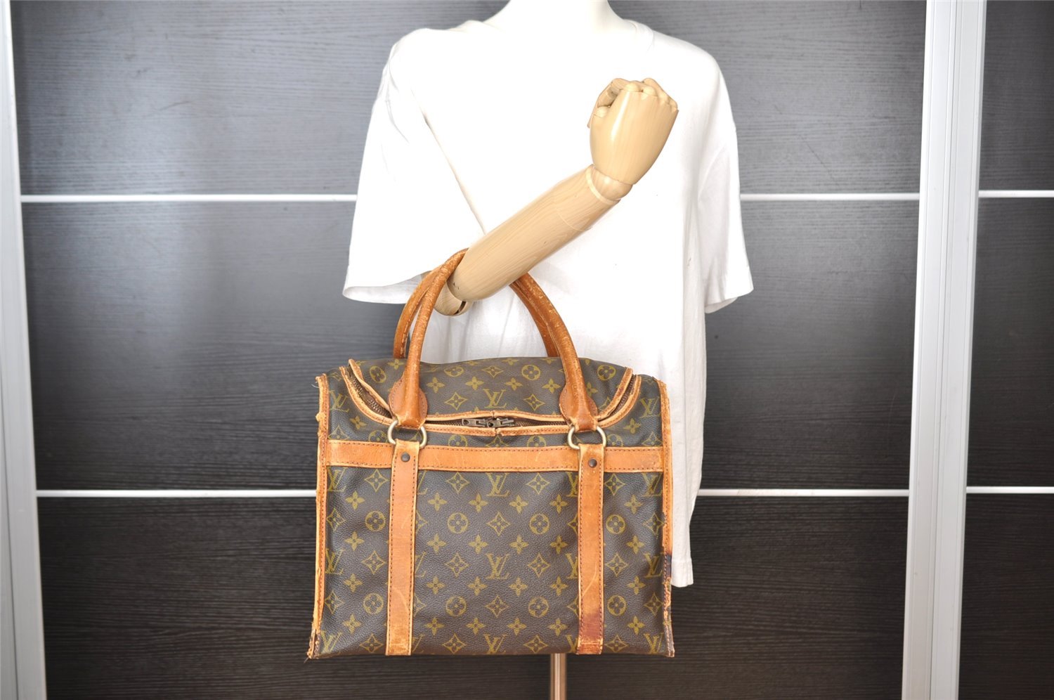 Authentic Louis Vuitton Monogram Sac Chaussures 35 Boston Bag Old Model LV 5075I