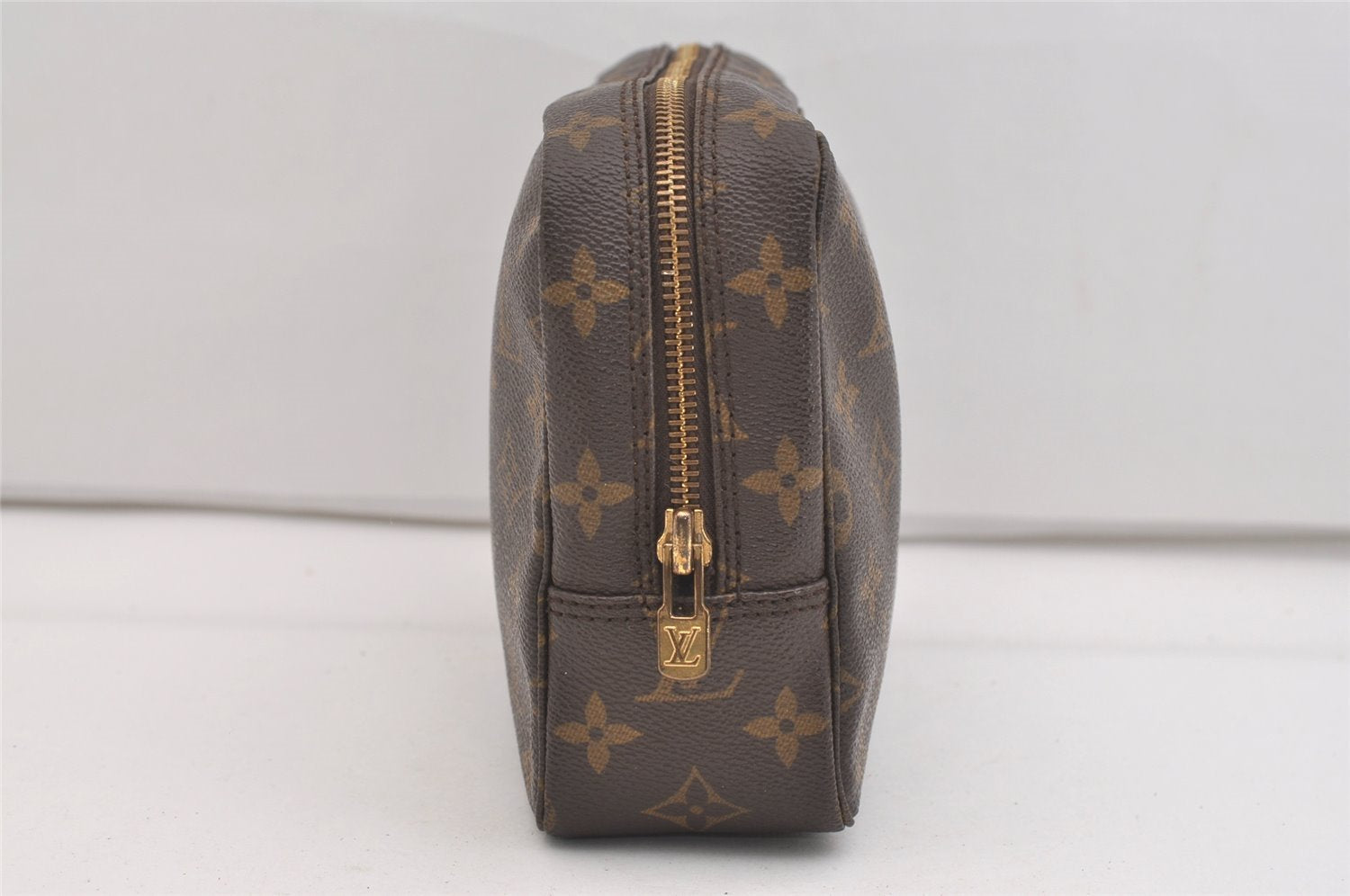Auth Louis Vuitton Monogram Trousse Toilette 23 Clutch Hand Bag M47524 LV 5089J