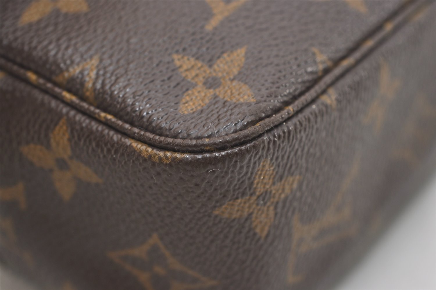 Auth Louis Vuitton Monogram Trousse Toilette 23 Clutch Hand Bag M47524 LV 5089J
