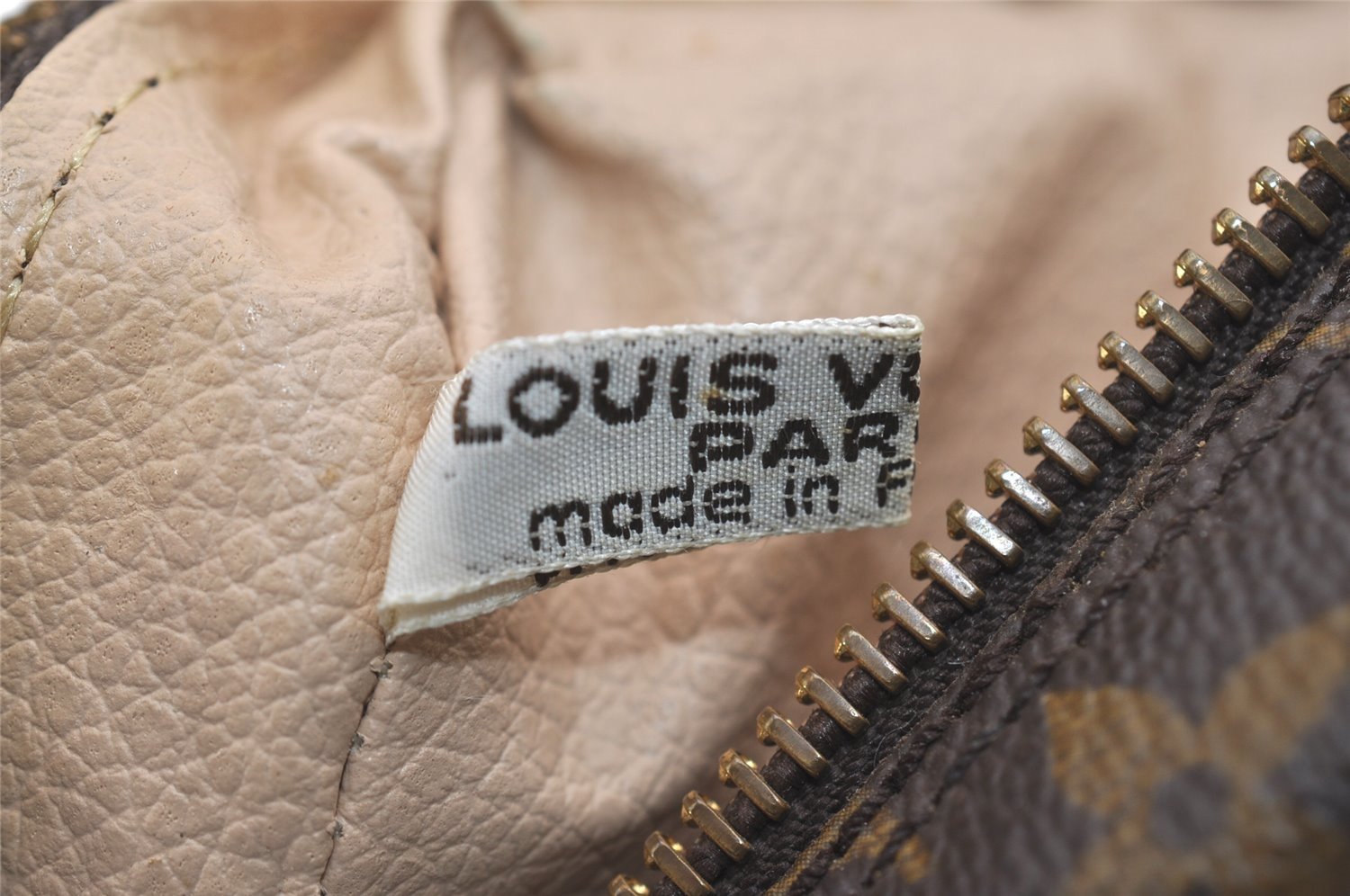 Auth Louis Vuitton Monogram Trousse Toilette 23 Clutch Hand Bag M47524 LV 5089J