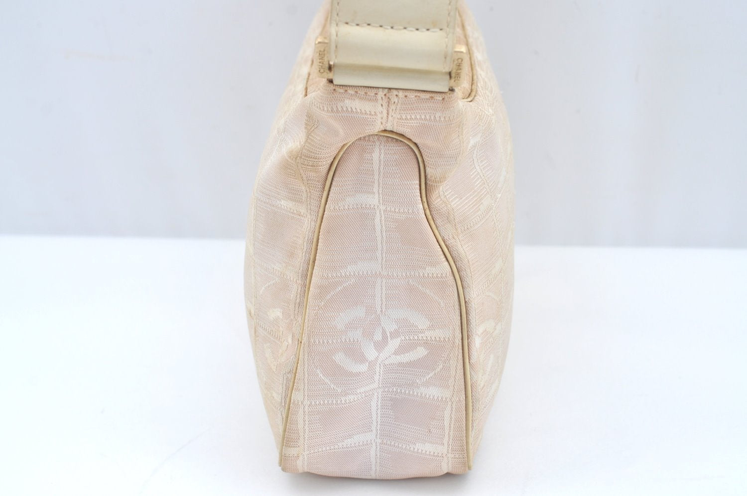 Authentic CHANEL Vintage New Travel Line Shoulder Hand Bag Purse Beige 5095J