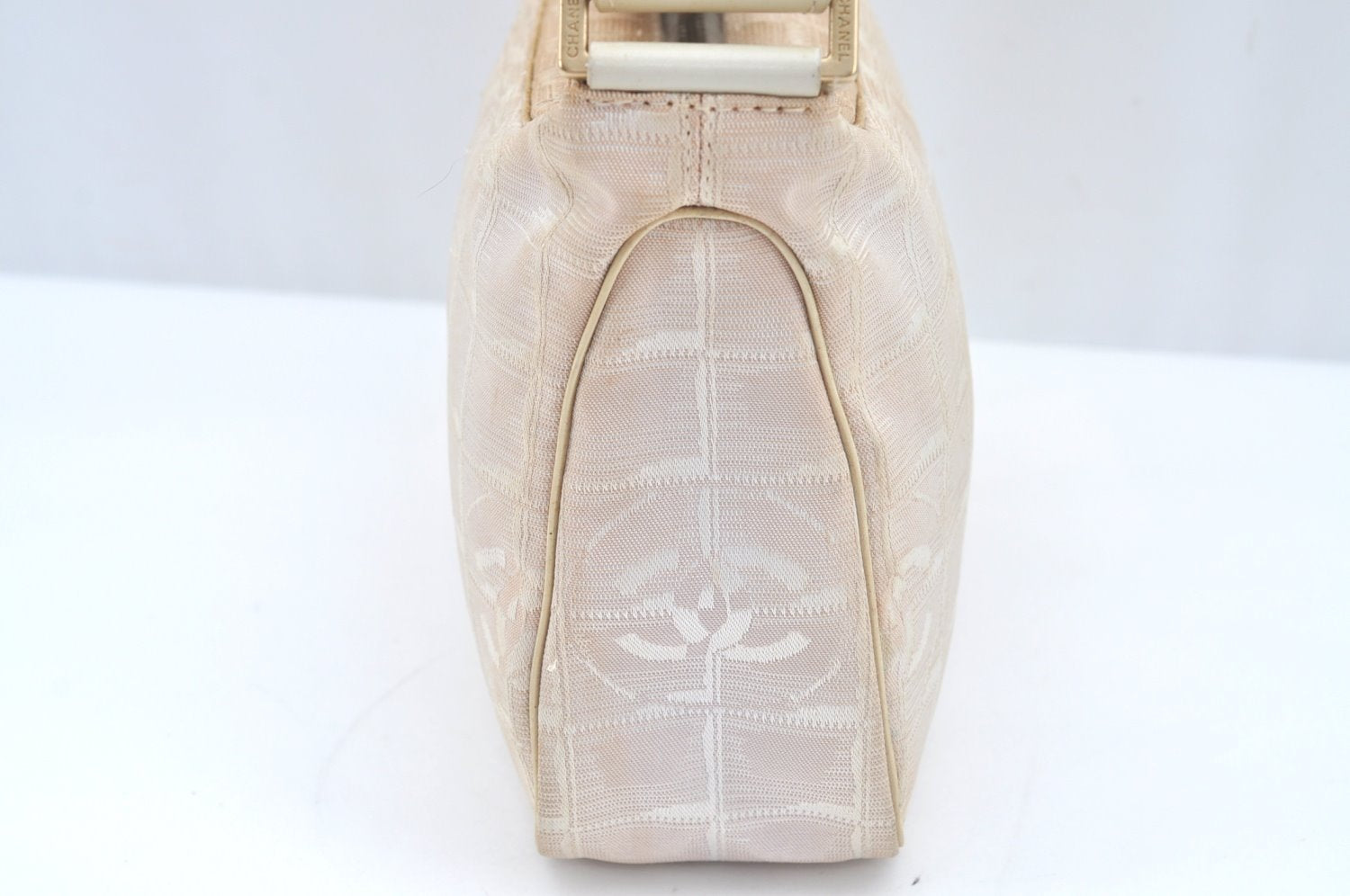 Authentic CHANEL Vintage New Travel Line Shoulder Hand Bag Purse Beige 5095J