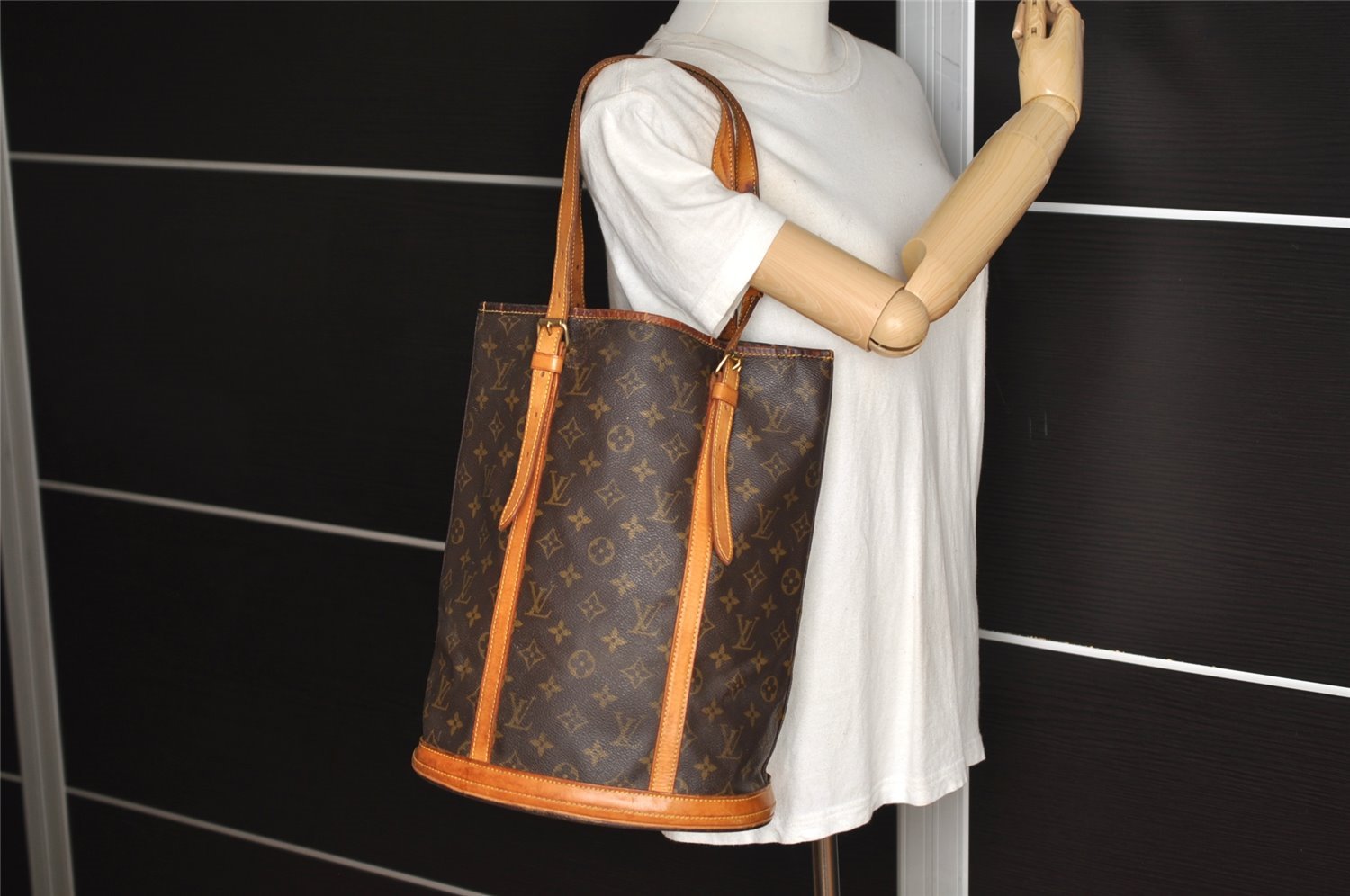 Authentic Louis Vuitton Monogram Bucket GM Shoulder Tote Bag M42236 Junk 5096J