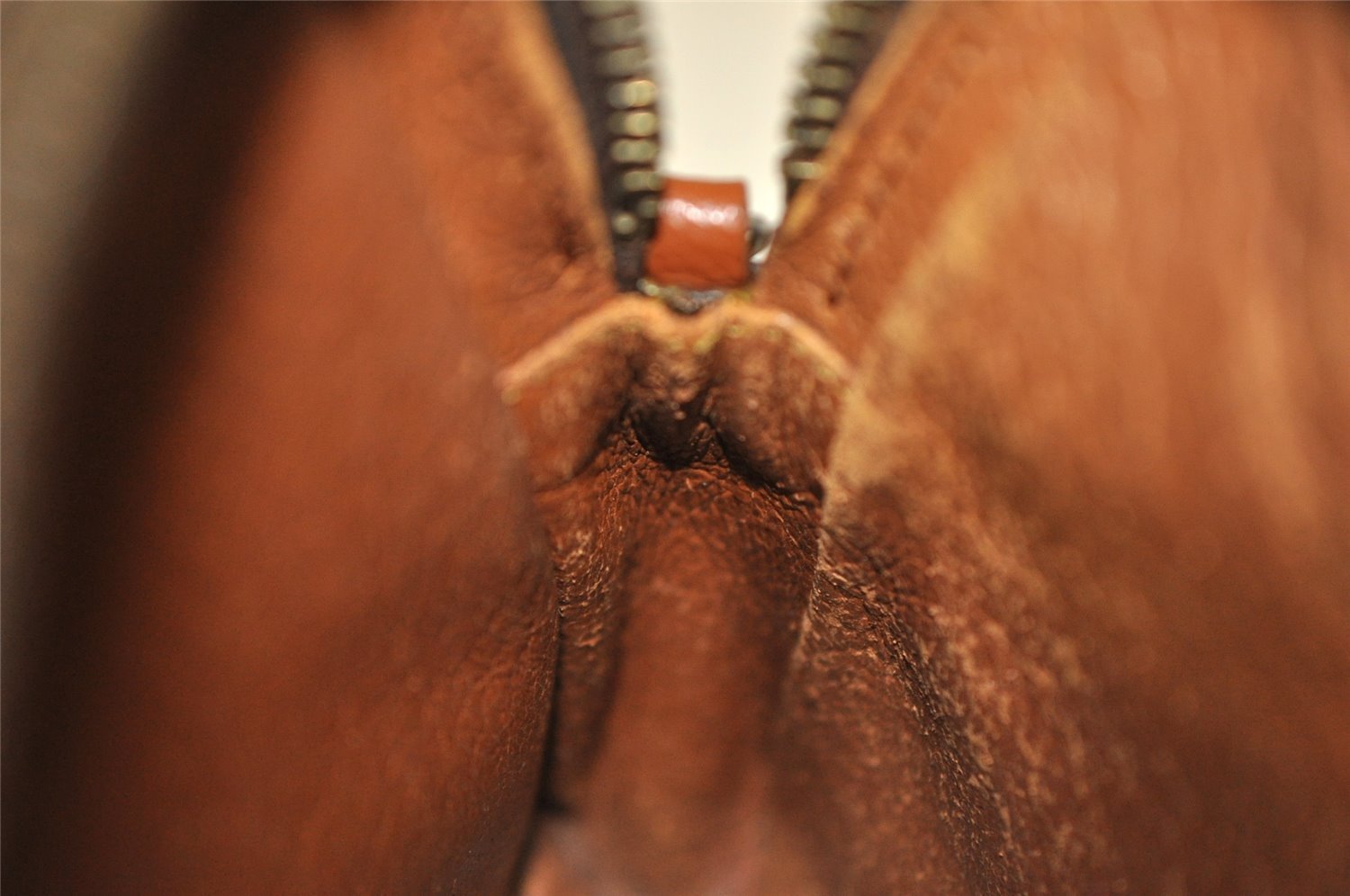 Auth Louis Vuitton Monogram Mini Poche Danube Shoulder Cross Bag Old Model 5098I