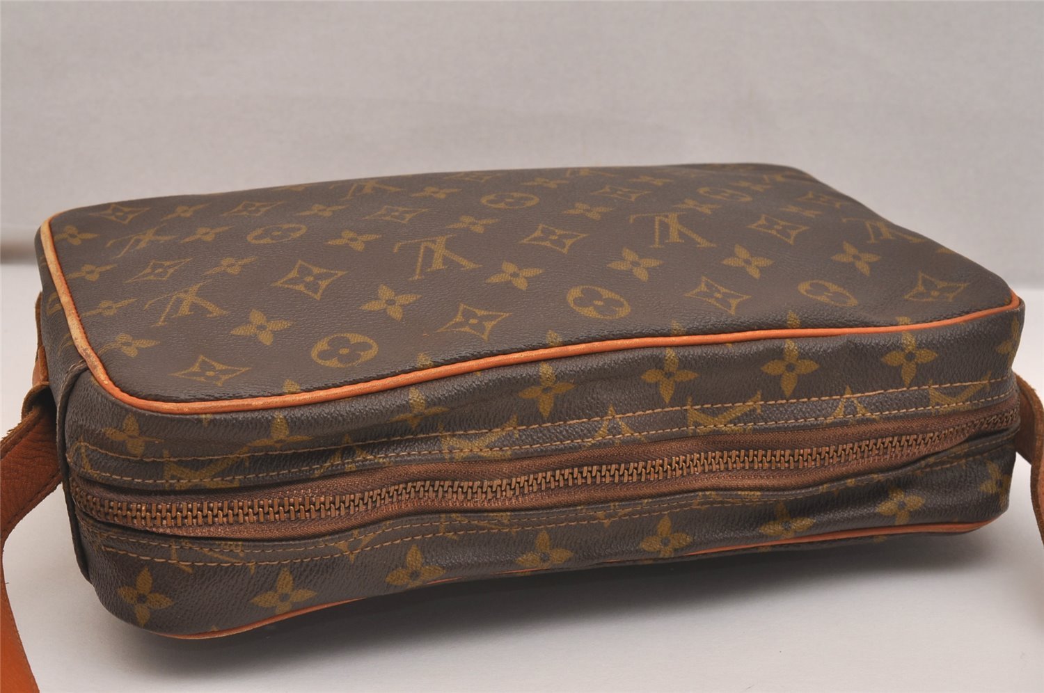 Auth Louis Vuitton Monogram Sac Bandouliere 30 Shoulder Bag USA Model Junk 5104J