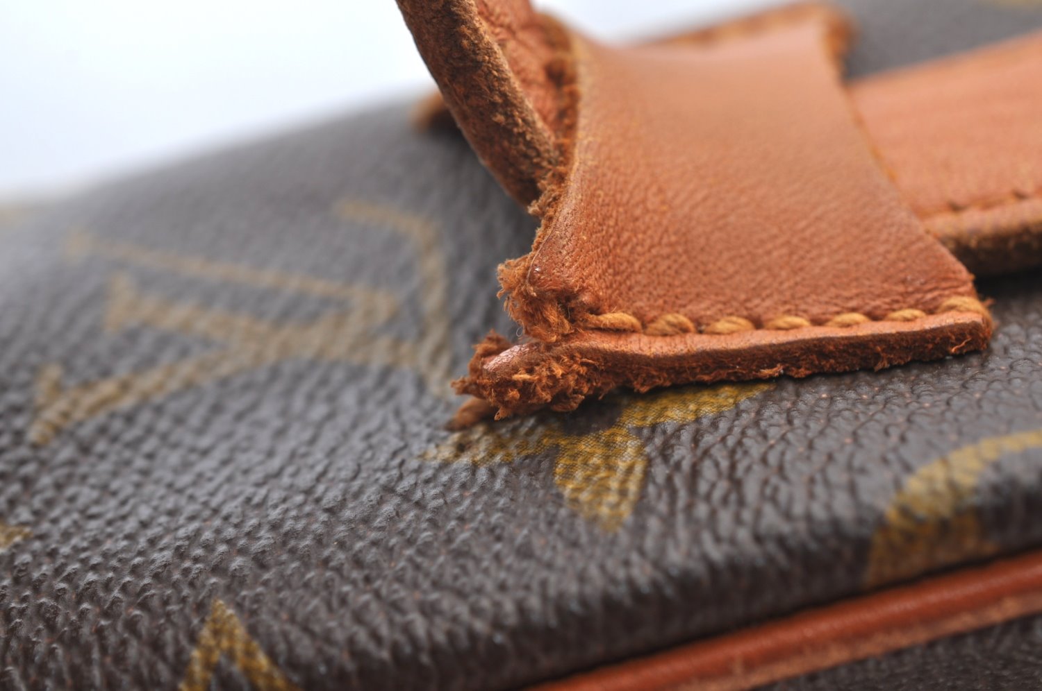 Auth Louis Vuitton Monogram Sac Bandouliere 30 Shoulder Bag USA Model Junk 5104J