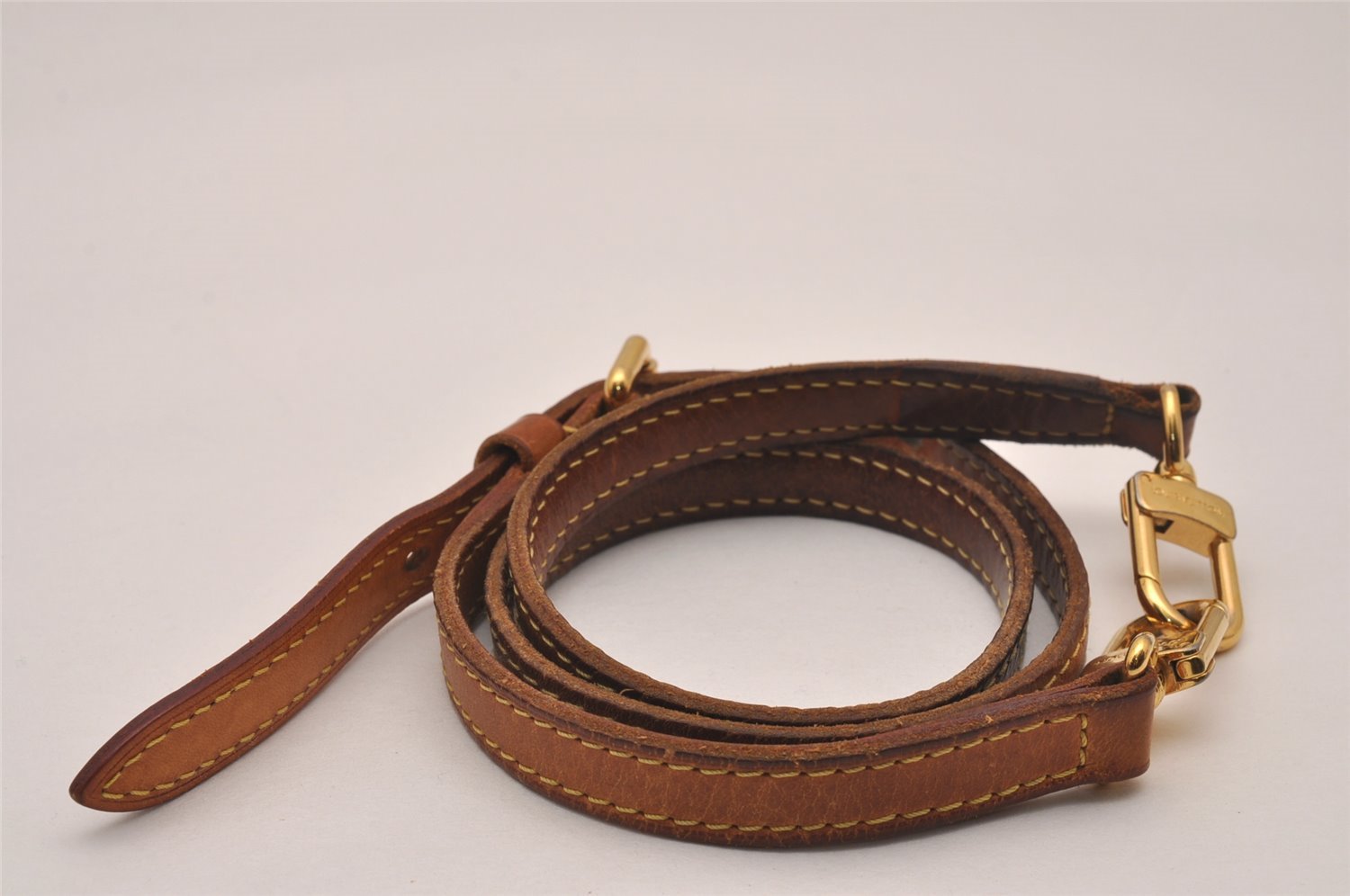 Authentic Louis Vuitton Leather Shoulder Strap Beige 34.6-39