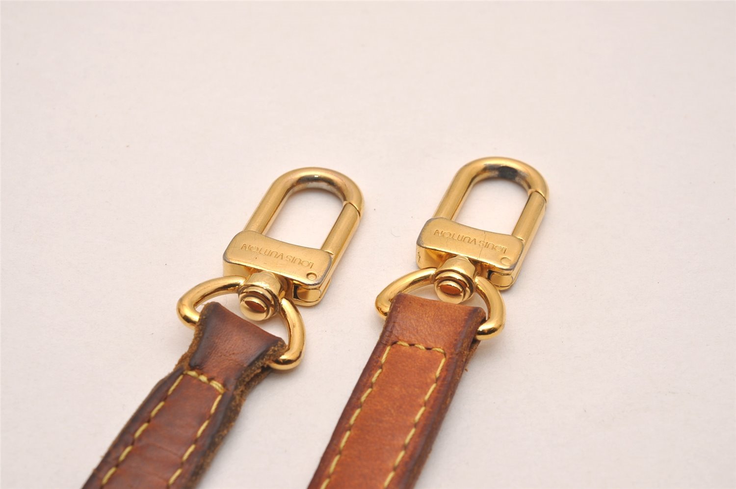 Authentic Louis Vuitton Leather Shoulder Strap Beige 34.6-39