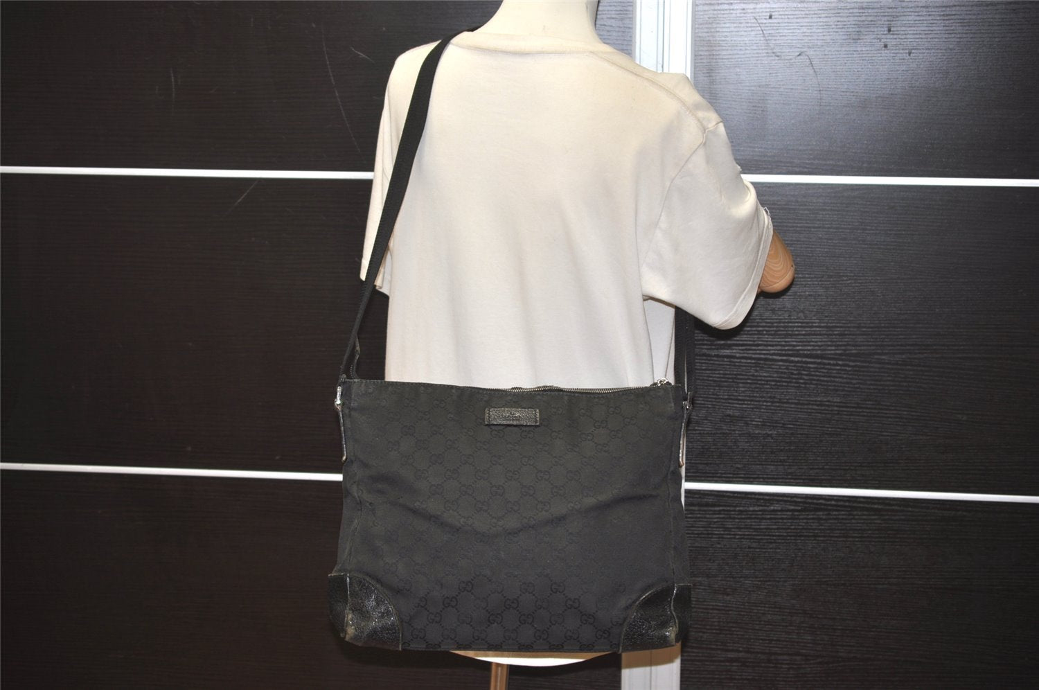 Authentic GUCCI Shoulder Cross Body Bag GG Canvas Leather 110054 Black 5107J