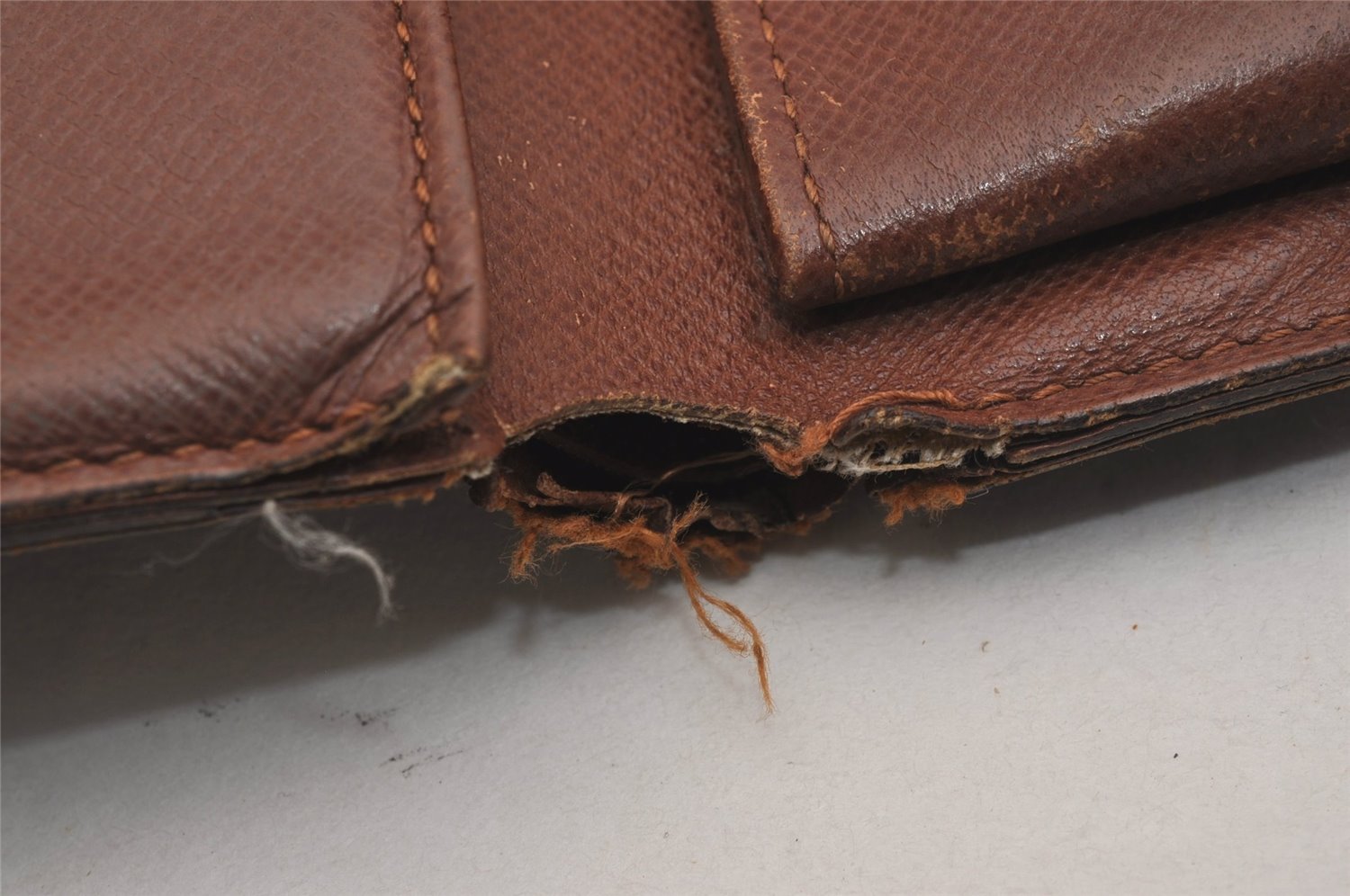 Authentic Louis Vuitton Monogram Porte Billet Carte Credit Monnaie Wallet 5109J