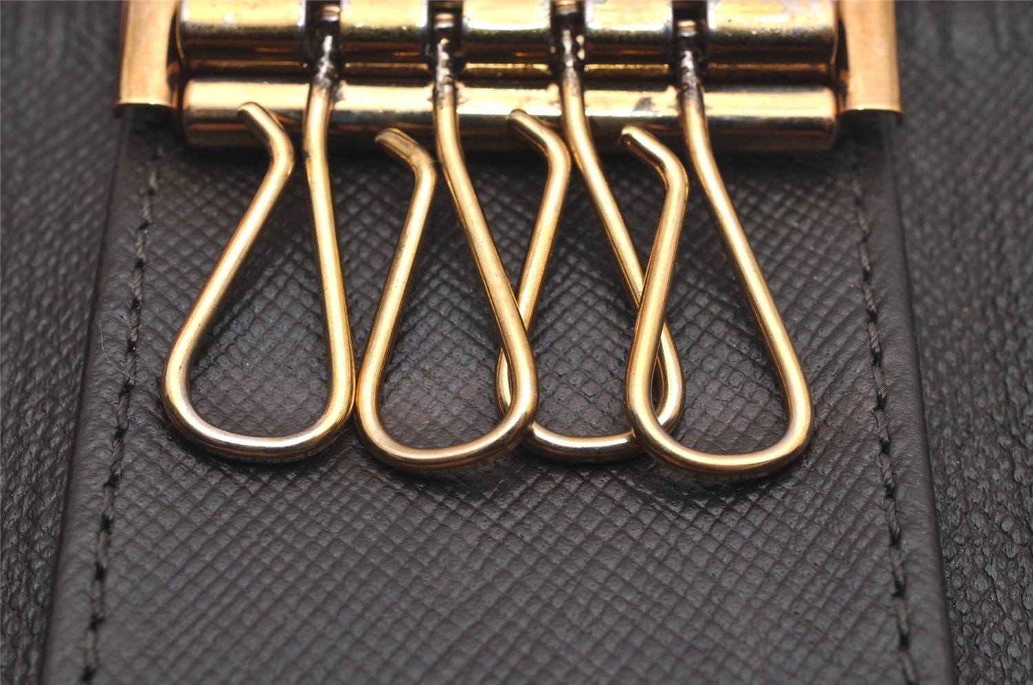 Auth Louis Vuitton Monogram Mini Multicles 4 Four Hooks Key Case Khaki LV 5117J